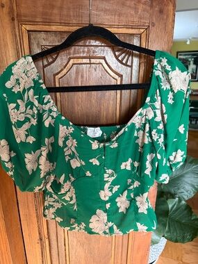 Sienna Sky Green Floral Square-Neck Puff Sleeve Top